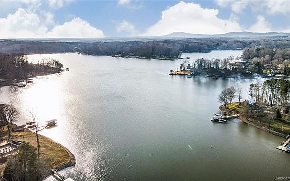 4th image of 3824 Lake Breeze Dr