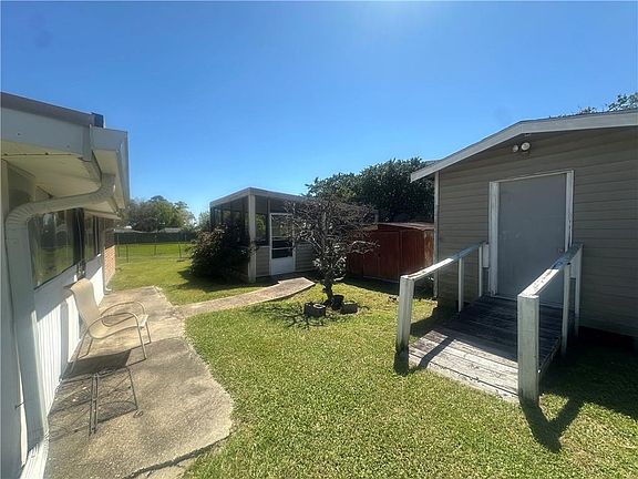 4th image of 230 Courville Dr