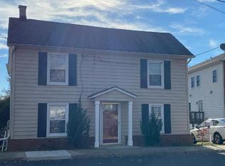 10623 West Dr, Fairfax, VA 22030