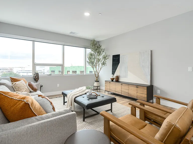 Lindsey Living — Photo 7