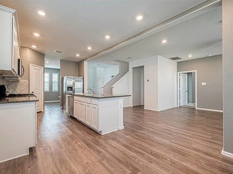 7603 Rainy Valley Ln — Photo 3
