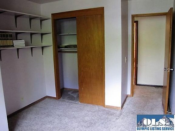 5th image of 411 E 10th St