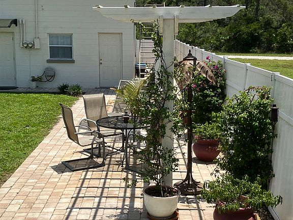 3rd image of 6910 Miami Dr #2