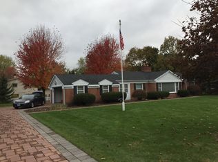 444 Oxford Ln, Crystal Lake, IL 60014