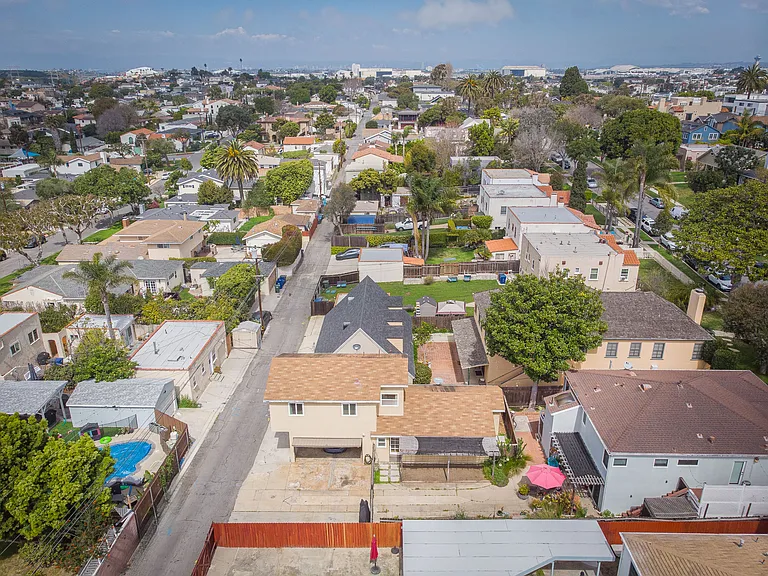 317 Whiting St — Photo 33