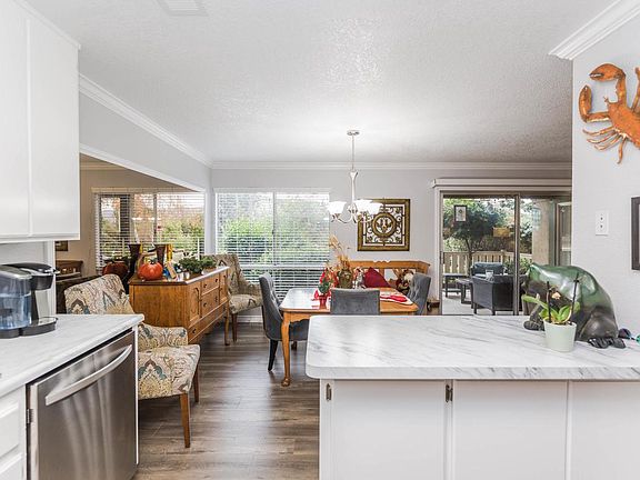 2nd image of 290 Sequoia Ct APT 14