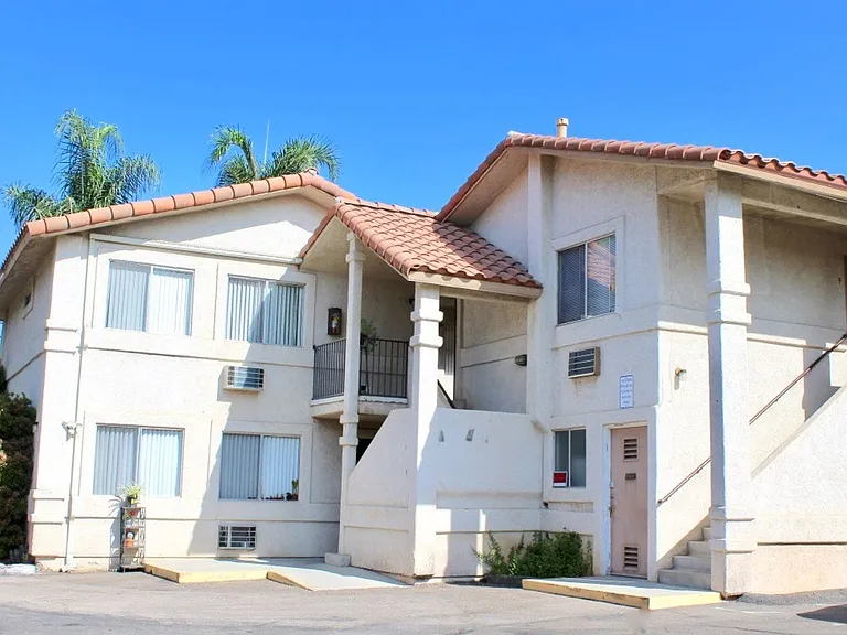 12349 Lakeshore Dr #8 — Photo 9