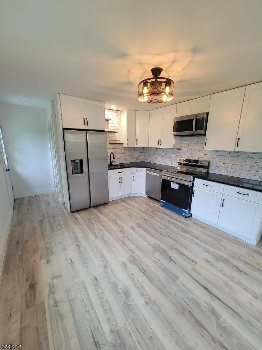 38 Roselawn Ave photo 1