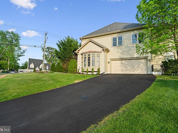 4th image of 6221 Jean Louise Way