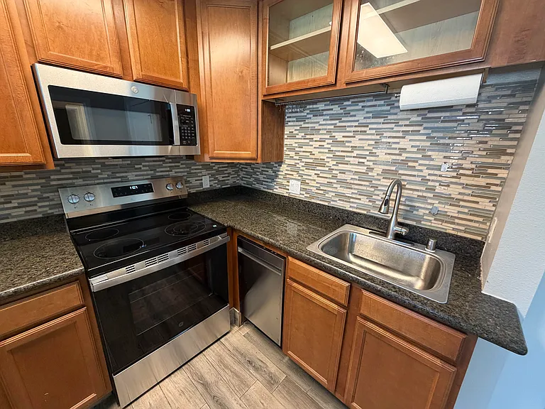 860 Turquoise St #128 — Photo 7