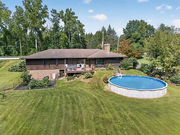 3rd image of 421 Furman Rd