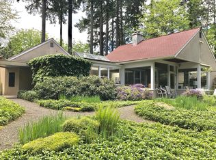1551 S Military Rd, Portland, OR 97219