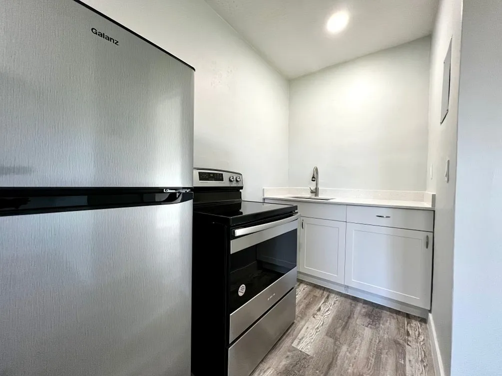 806 NW 7th Ter. Hallandale Beach, FL 33009 — Photo 4