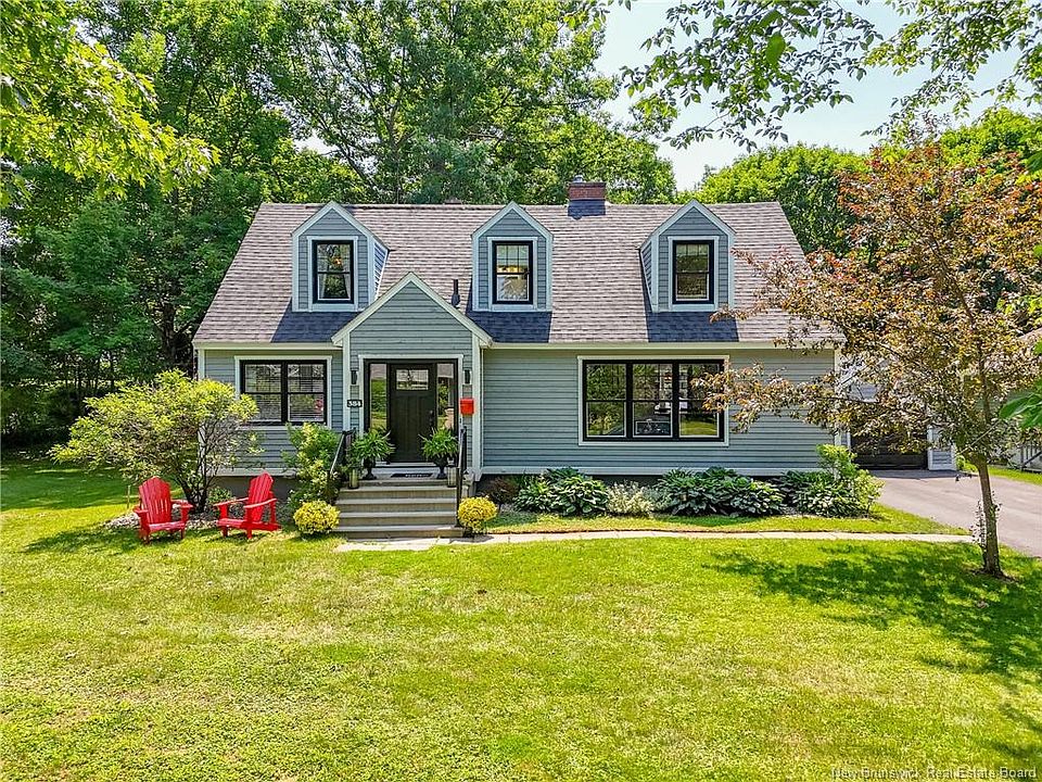 1st image of 384 Parkhurst Dr