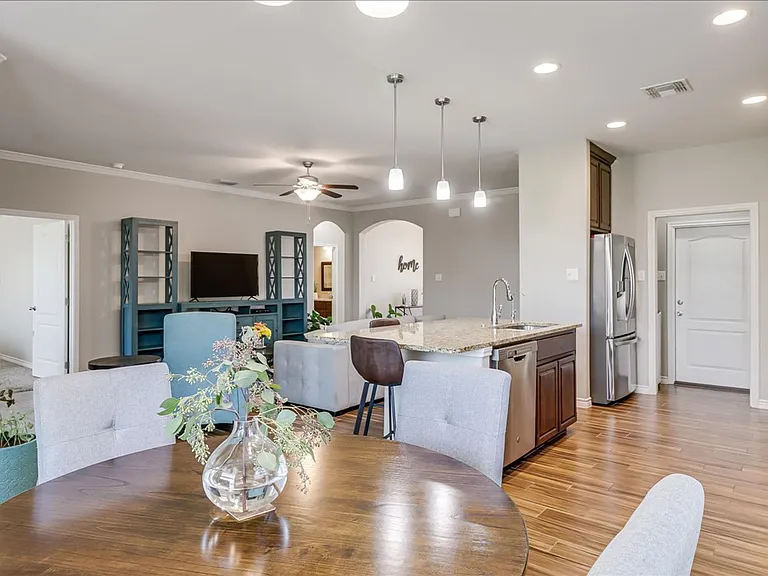 7610 Quartz Dr — Photo 15