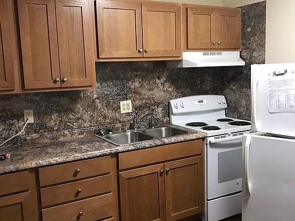 4th image of 10 Balsam Dr APT 2