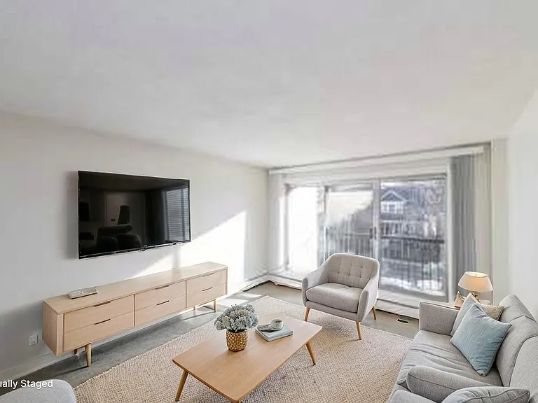 1626 15th Ave SW — Photo 3