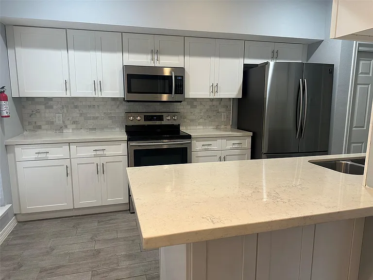 12625 Memorial Dr #20 — Photo 6