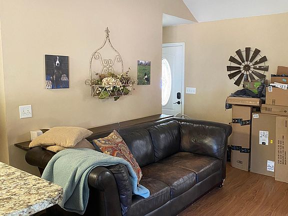 4th image of 122 Meadow Lilly Ct