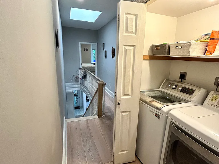 Laundry in the hall, 3rd floor