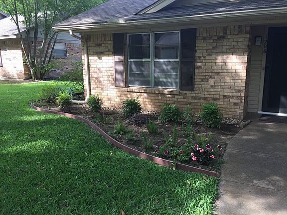 4th image of 1206 Red Oak St