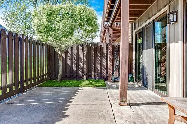 5755 Bavarian Ct — Photo 14