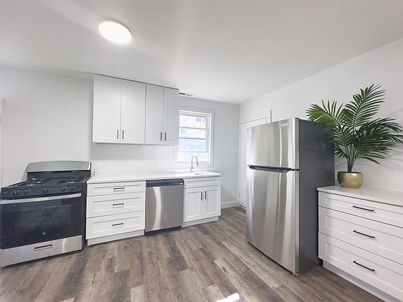 3rd image of 1630 N Fairfield Ave #1