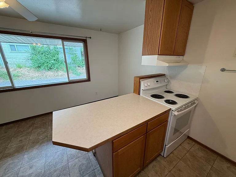 607 C Street in Cheney Near EWU Campus! — Photo 9