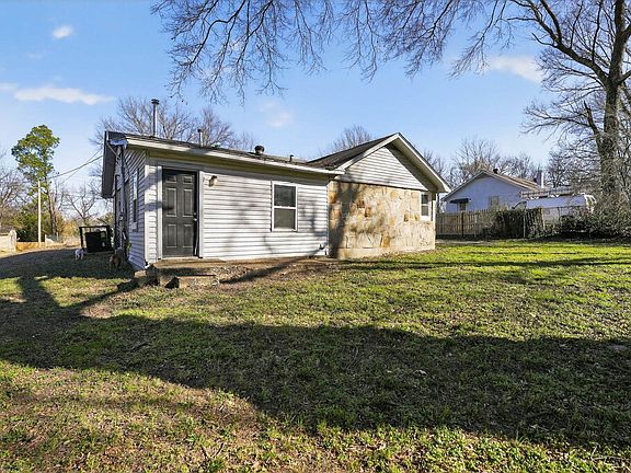 4th image of 4043 Clearpool Cres