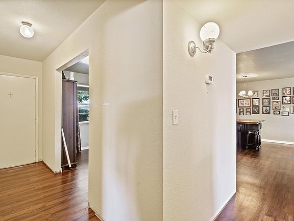 3rd image of 2817 Cabot Pl