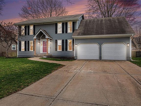 2nd image of 1704 SW Stonecreek Dr