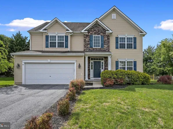 624 Willowwood Dr, Smyrna, DE 19977