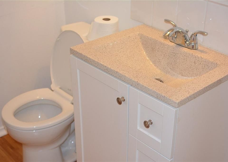 2nd image of 703 Harris Ave #C