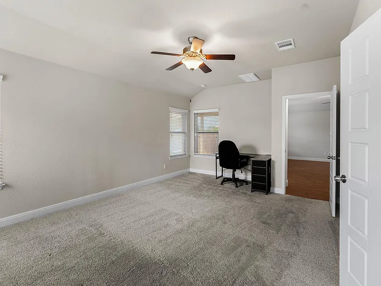 1104 Chad Dr — Photo 23