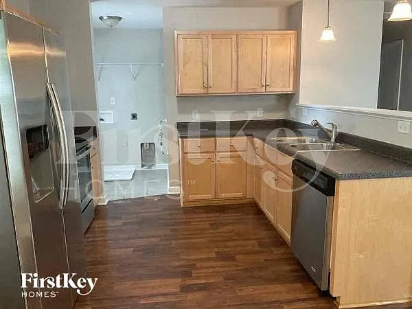 100 Ash Ave NW — Photo 4