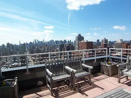 Rented by Corcoran | media 22