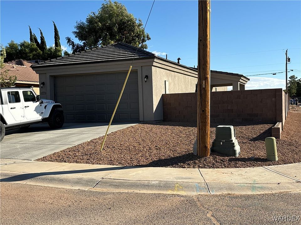 1st image of 2704 Emerson Street