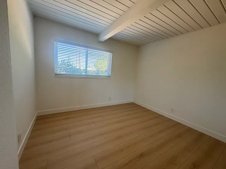 4221 Ruthelma Ave — Photo 9