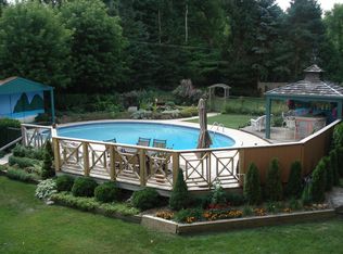 1706 Milford Hts, Milford, MI 48381