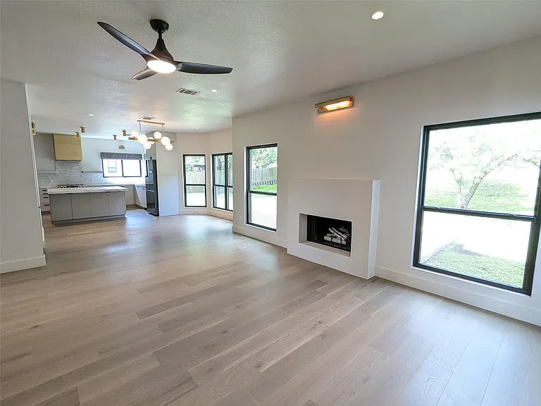 9257 Scenic Bluff Dr — Photo 9