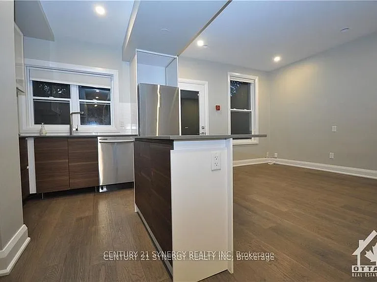 571 McLeod St #2 — Photo 4