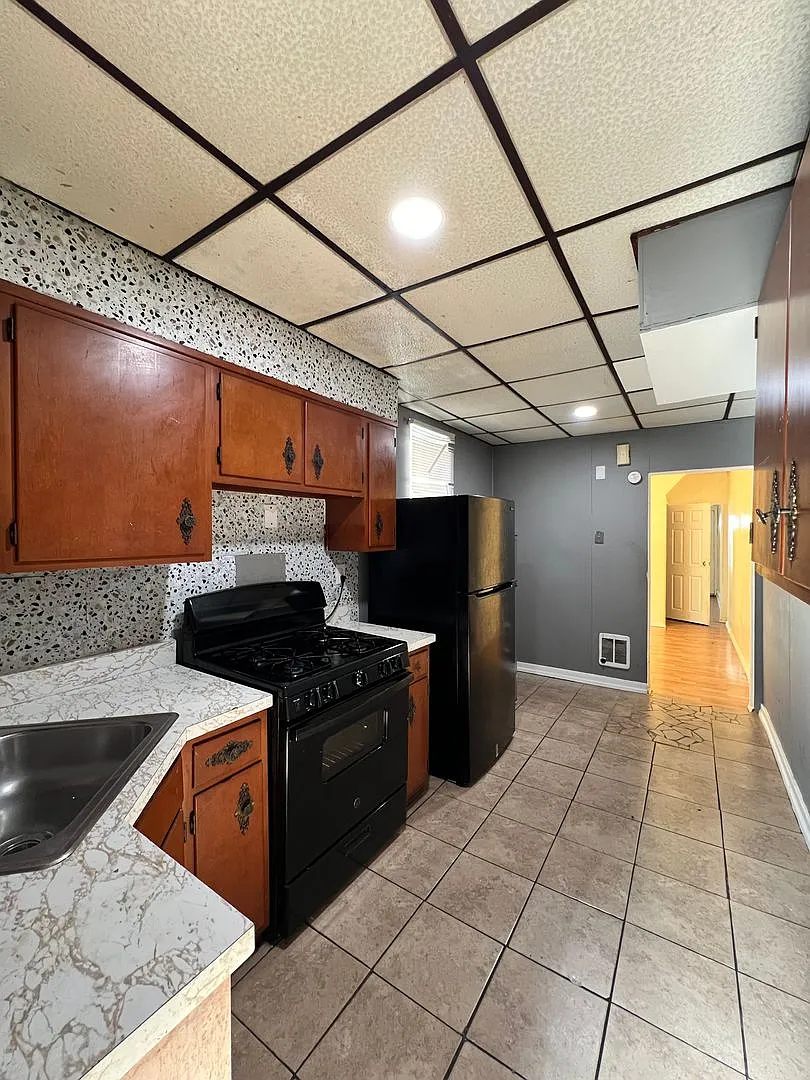 3 Bedroom 1 Bath Home Available For Rent — Photo 3