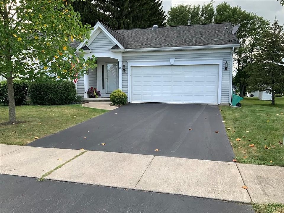 1st image of 47 Amalfi Dr