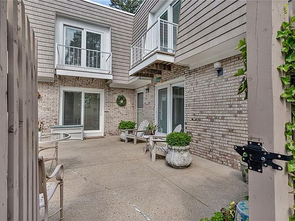 3rd image of 18 Caddy Rock Rd APT D