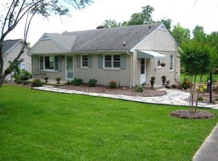 204 Green Point Ct, High Point, NC 27265