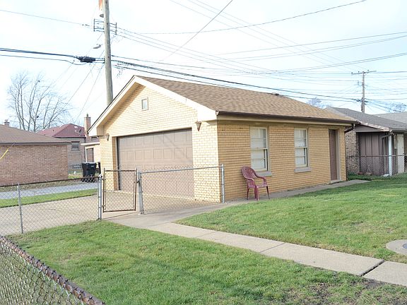 3rd image of 10656 S Avenue C