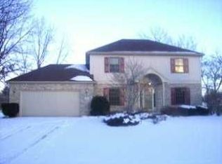 15 Deerfield Dr, Holland, OH 43528