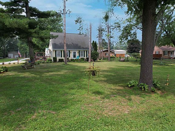 2nd image of 3997 E 1st Rd