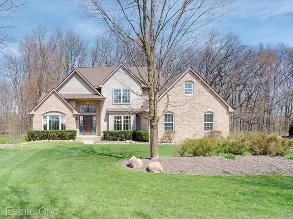 2387 Arciero Ct, Howell, MI 48855