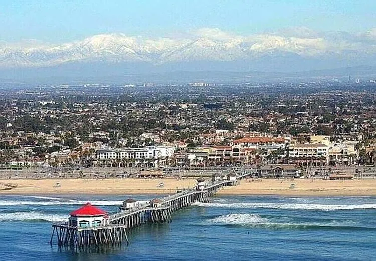 Enjoy lunch at former Ruby Restaurant surrounded by soothing ocean waves and active surfers in Huntington Beach